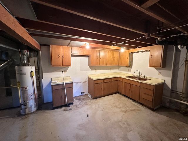 855 W Superior Avenue, Jacksonville, IL 62650