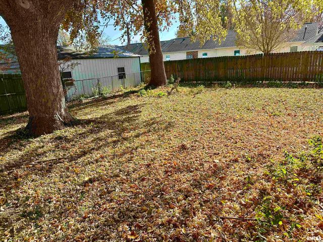 855 W Superior Avenue, Jacksonville, IL 62650