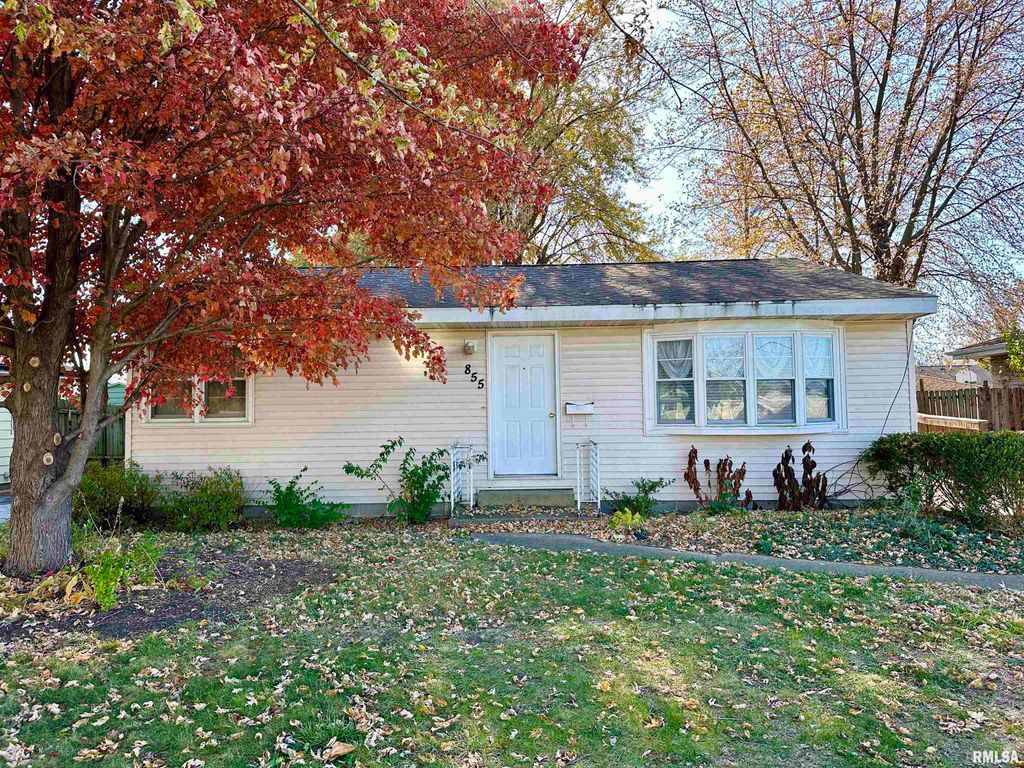 855 W Superior Avenue, Jacksonville, IL 62650