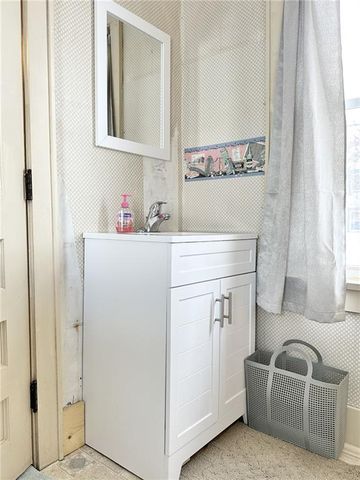 403 E 8th Court, Trenton, MO 64683