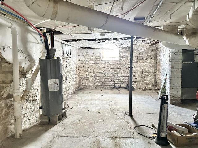 403 E 8th Court, Trenton, MO 64683