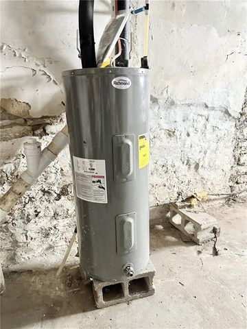 403 E 8th Court, Trenton, MO 64683