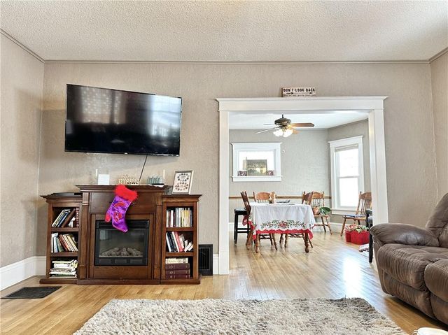 403 E 8th Court, Trenton, MO 64683