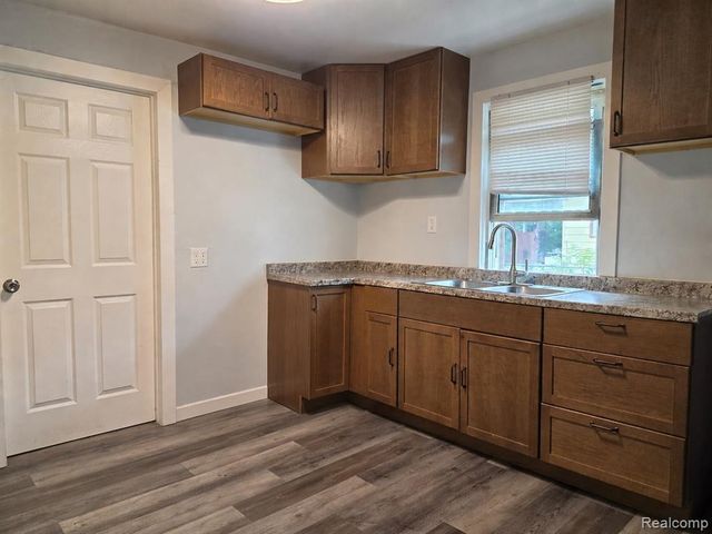 15831 Quincy Street, Detroit, MI 48238