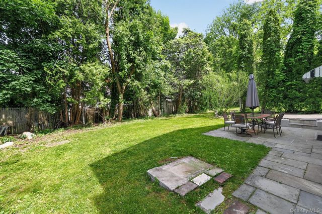 21 Sussex Road, Carmel, NY 10512