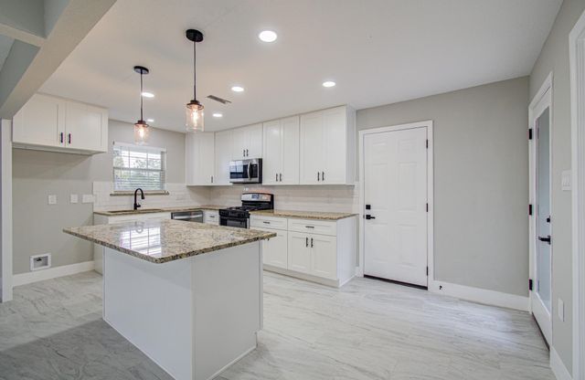 13221 Candlewick Street, Houston, TX 77015