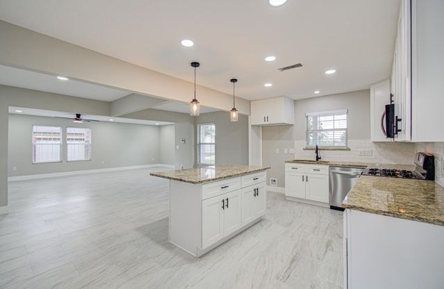13221 Candlewick Street, Houston, TX 77015