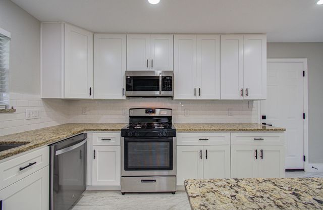 13221 Candlewick Street, Houston, TX 77015
