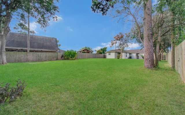 13221 Candlewick Street, Houston, TX 77015