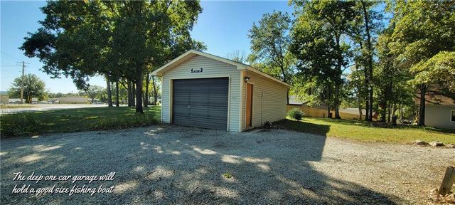 18594 Mimosa Circle, Warsaw, MO 65355