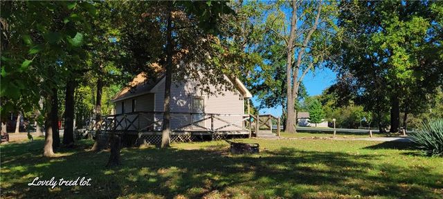 18594 Mimosa Circle, Warsaw, MO 65355