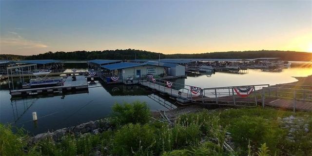 18594 Mimosa Circle, Warsaw, MO 65355