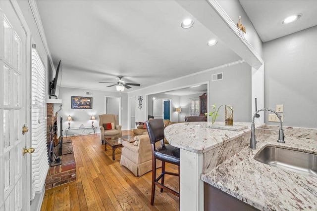 5457 QUINCE RD, Memphis, TN 38119