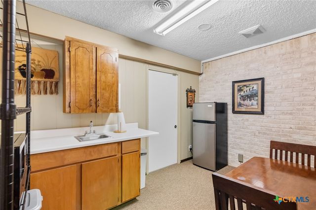 1001 E Airline Road, Victoria, TX 77901