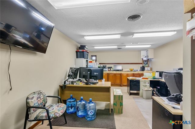 1001 E Airline Road, Victoria, TX 77901