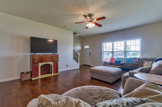 3630 Arbor Creek Drive, Newburgh, IN 47630