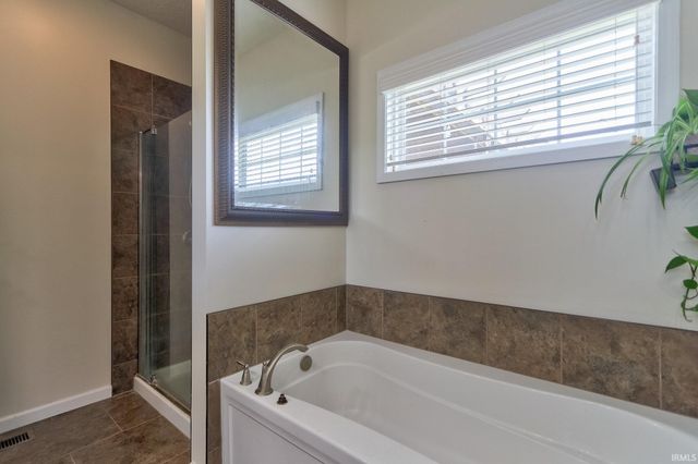 3630 Arbor Creek Drive, Newburgh, IN 47630