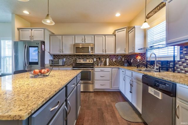 3630 Arbor Creek Drive, Newburgh, IN 47630