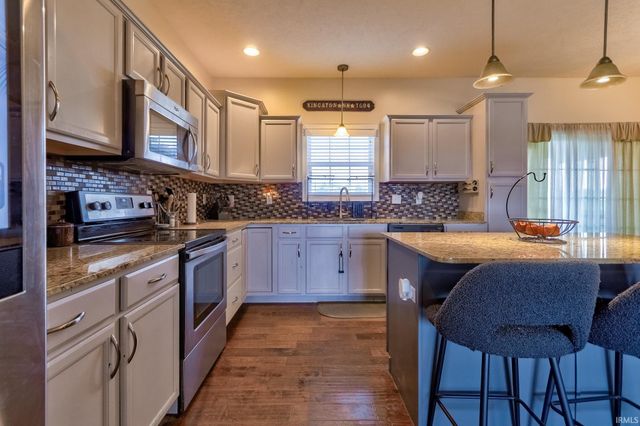 3630 Arbor Creek Drive, Newburgh, IN 47630