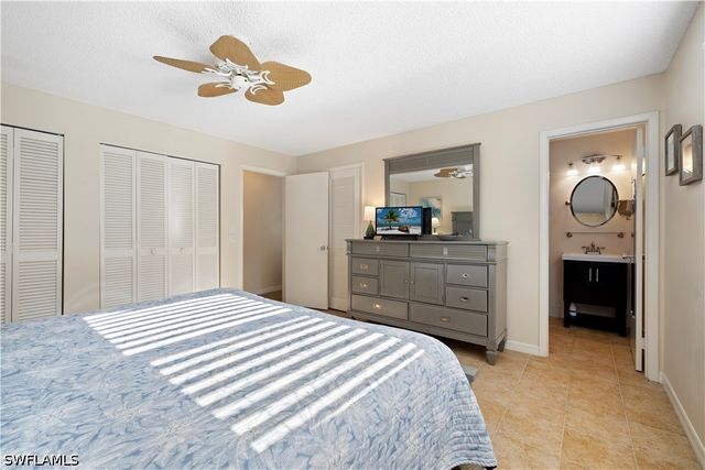 578 Broad AVE S 578, Naples, FL 34102