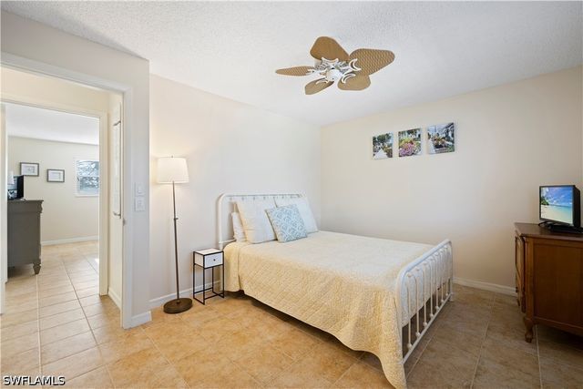 578 Broad AVE S 578, Naples, FL 34102
