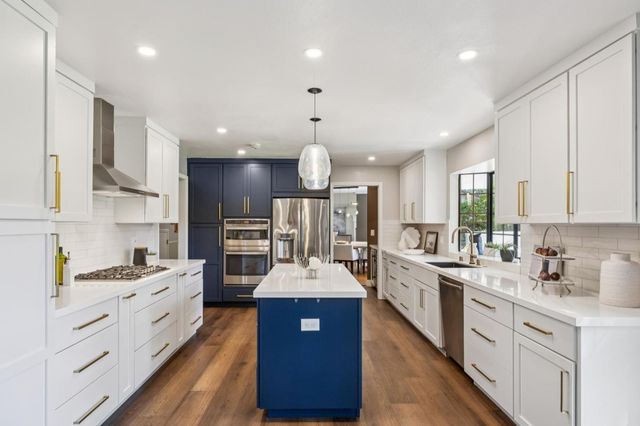 892 Saint Joseph Avenue, Los Altos, CA 94024