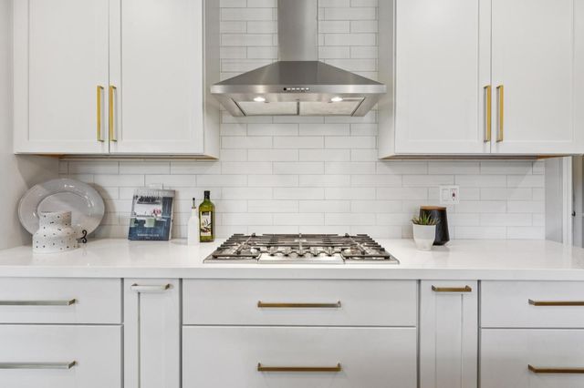 892 Saint Joseph Avenue, Los Altos, CA 94024