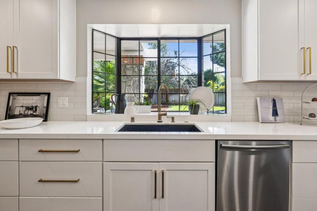 892 Saint Joseph Avenue, Los Altos, CA 94024