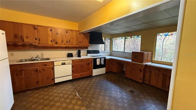 2633 E COMPTON STREET, Orlando, FL 32806