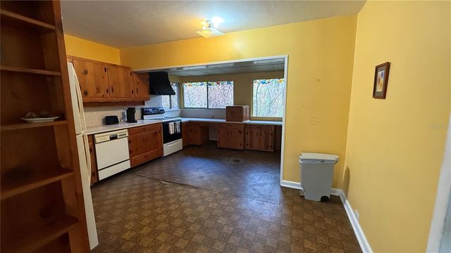 2633 E COMPTON STREET, Orlando, FL 32806