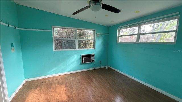 2633 E COMPTON STREET, Orlando, FL 32806