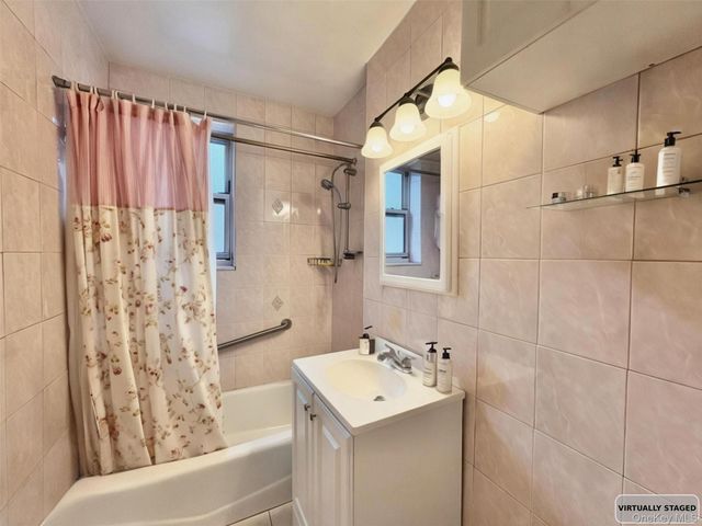 26-21 Union Street 2D, Flushing, NY 11354