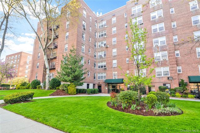 26-21 Union Street 2D, Flushing, NY 11354