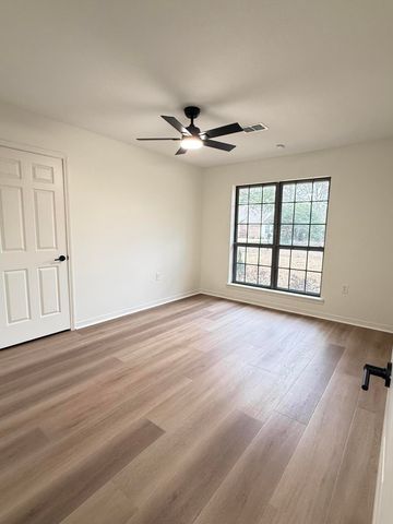 3002 Raphael Dr., Hattiesburg, MS 39402