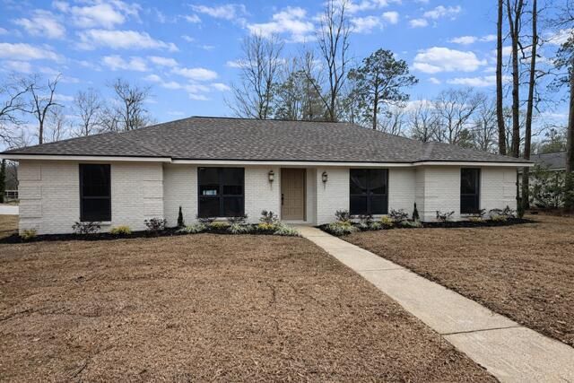 3002 Raphael Dr., Hattiesburg, MS 39402