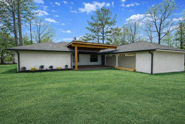 3002 Raphael Dr., Hattiesburg, MS 39402