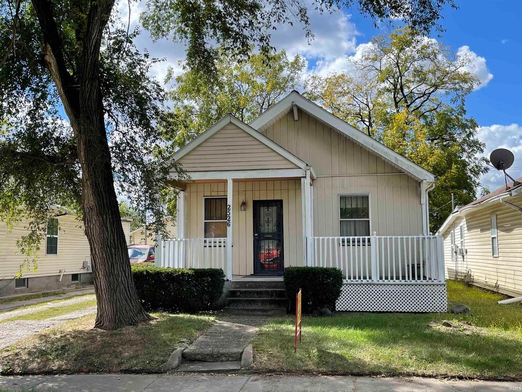 2526 Raymond Avenue, Fort Wayne, IN 46803
