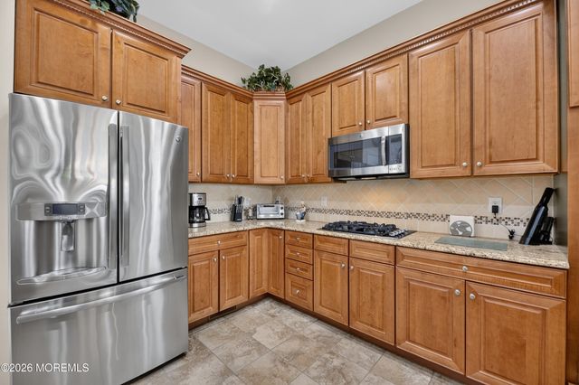 228 Diamond Spring Drive, Monroe, NJ 08831