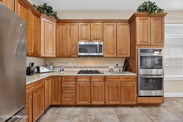 228 Diamond Spring Drive, Monroe, NJ 08831