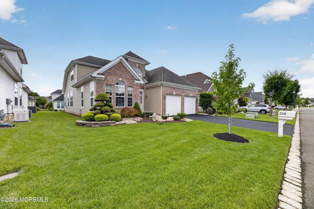 228 Diamond Spring Drive, Monroe, NJ 08831