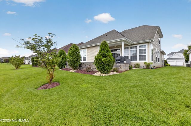 228 Diamond Spring Drive, Monroe, NJ 08831