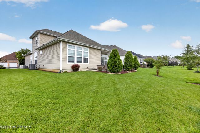 228 Diamond Spring Drive, Monroe, NJ 08831