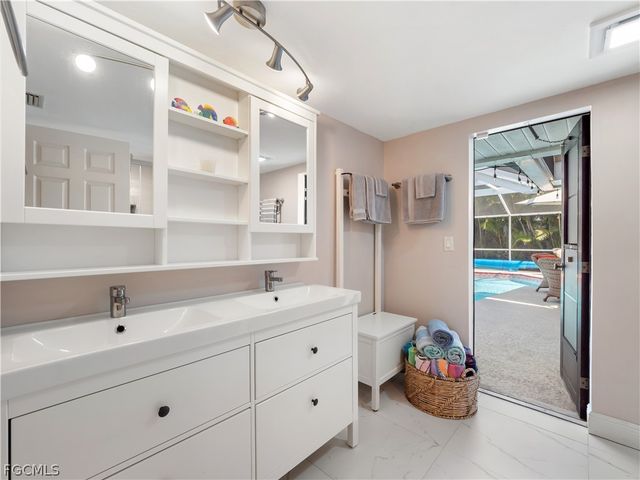 1513 SW 57th ST, Cape Coral, FL 33914