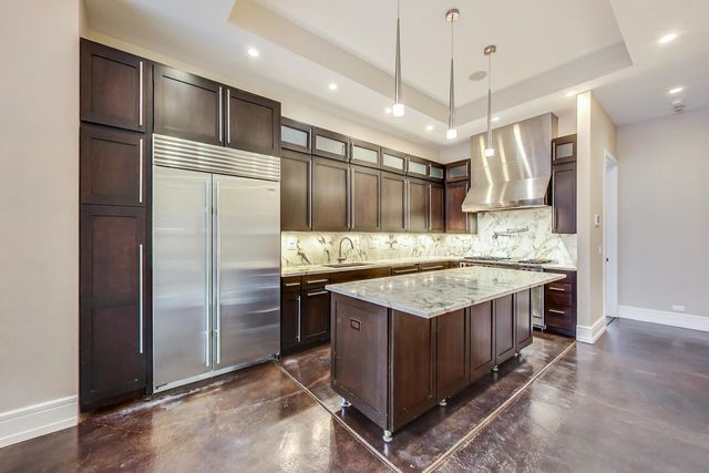 813 W Fulton Market 2, Chicago, IL 60607