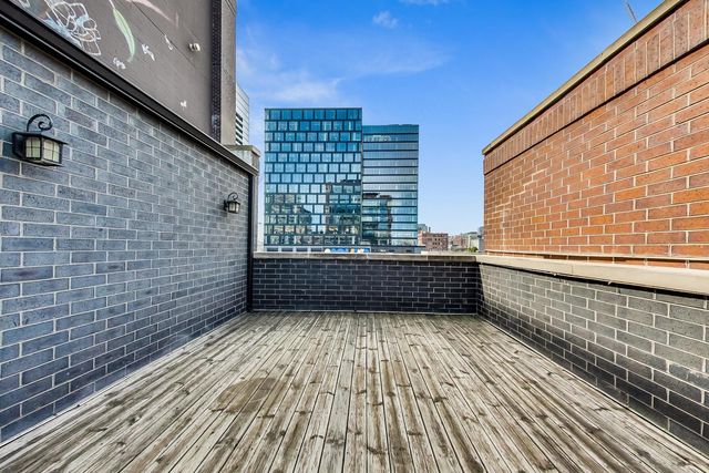 813 W Fulton Market 2, Chicago, IL 60607