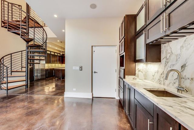 813 W Fulton Market 2, Chicago, IL 60607