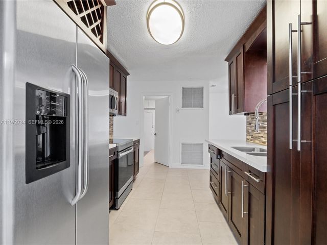 7504 NW 70th Avenue, Tamarac, FL 33321