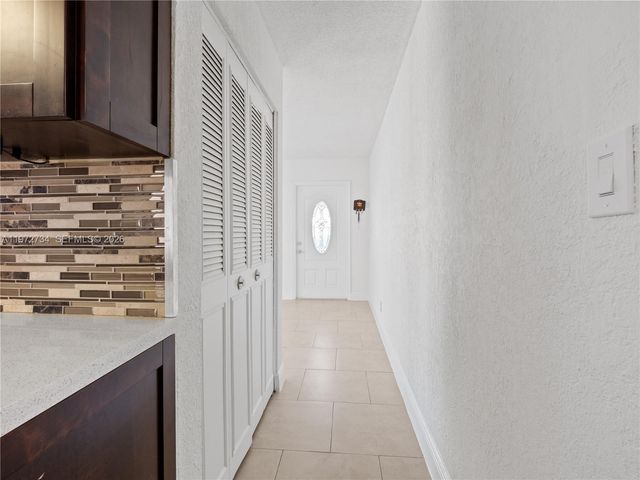 7504 NW 70th Avenue, Tamarac, FL 33321