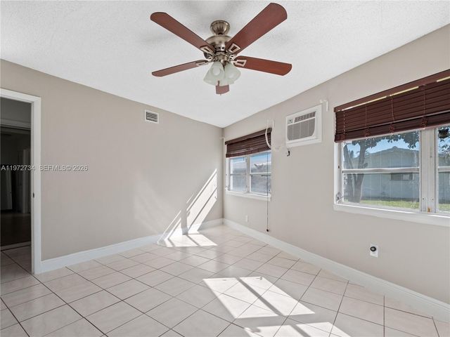7504 NW 70th Avenue, Tamarac, FL 33321