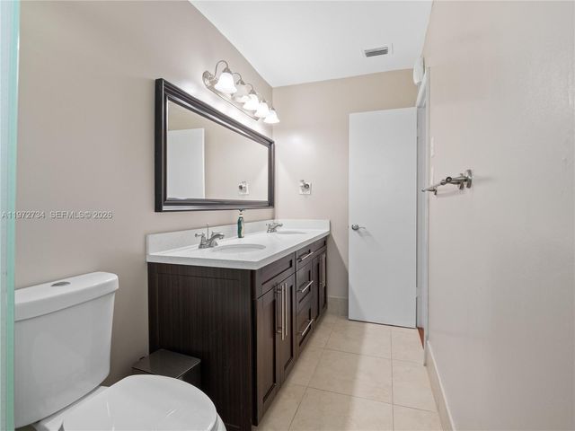 7504 NW 70th Avenue, Tamarac, FL 33321